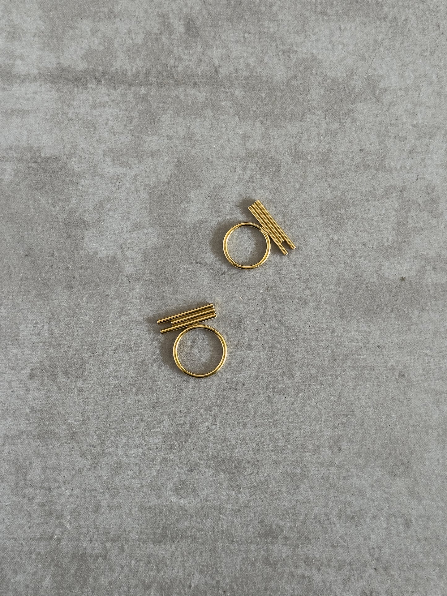 triple bar gold ring