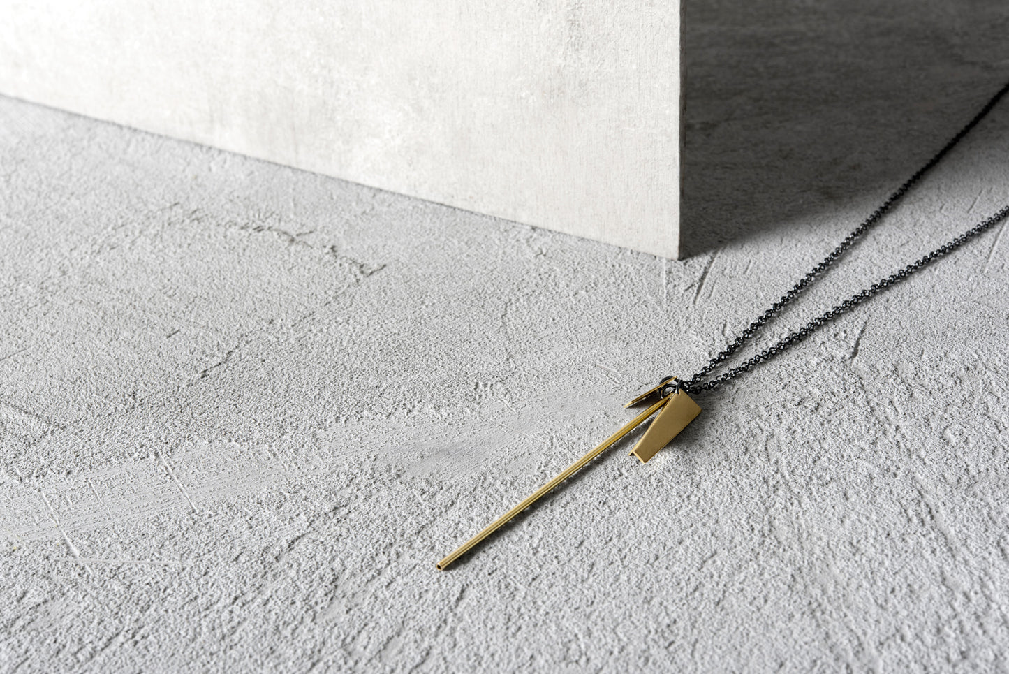 outline chain necklace