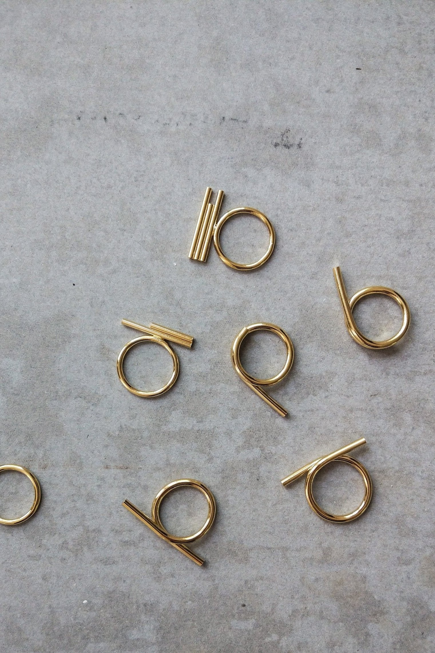 TWISTED ASYMMETRICAL GOLD RING
