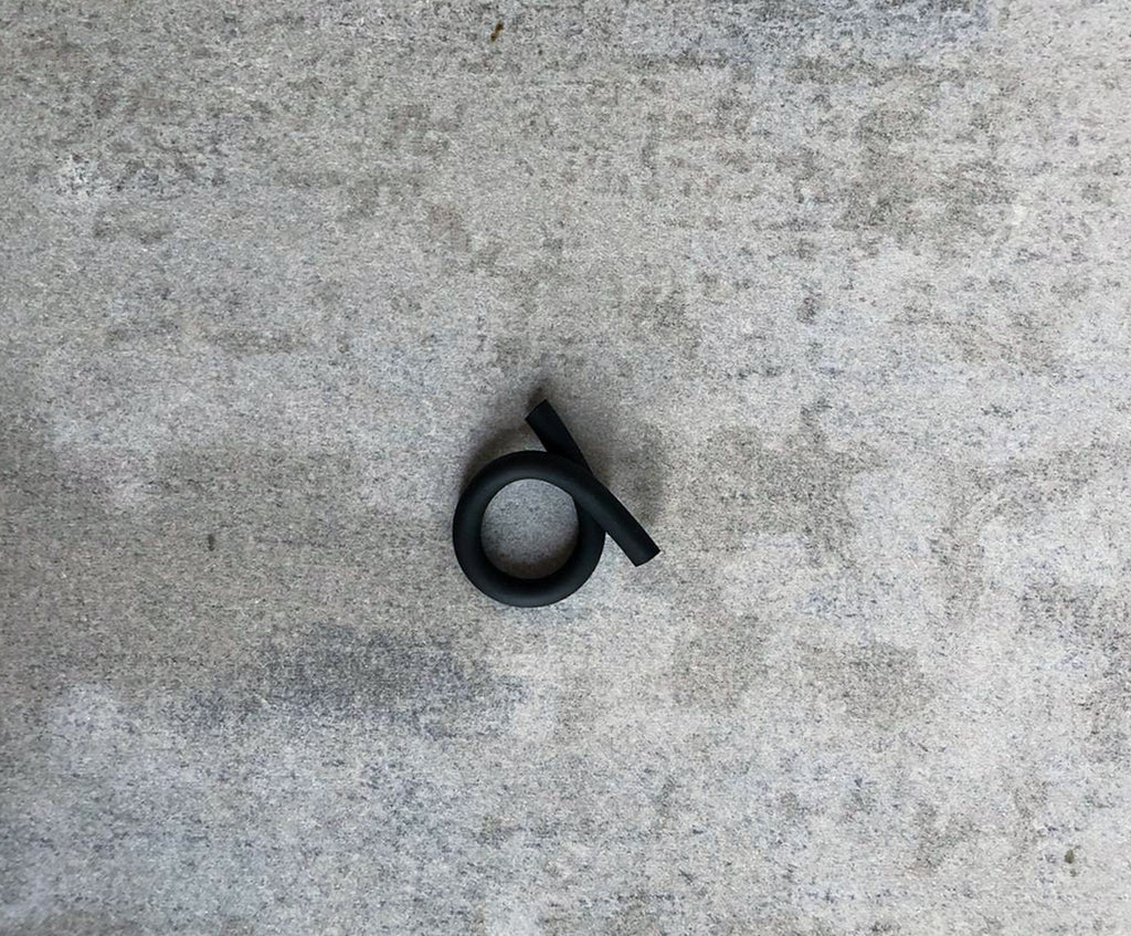 RUBBER TWISTED RING